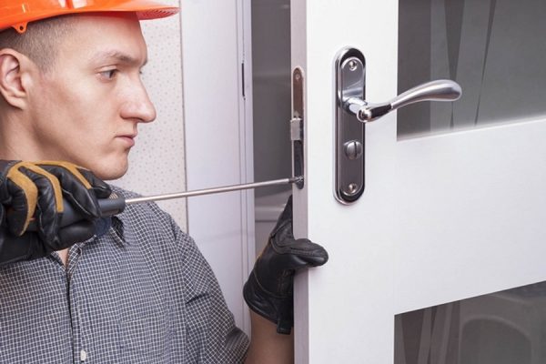 Tips for Choosing the Right Locksmith Services